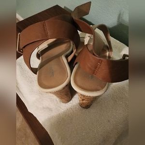 Wedge beige shoes